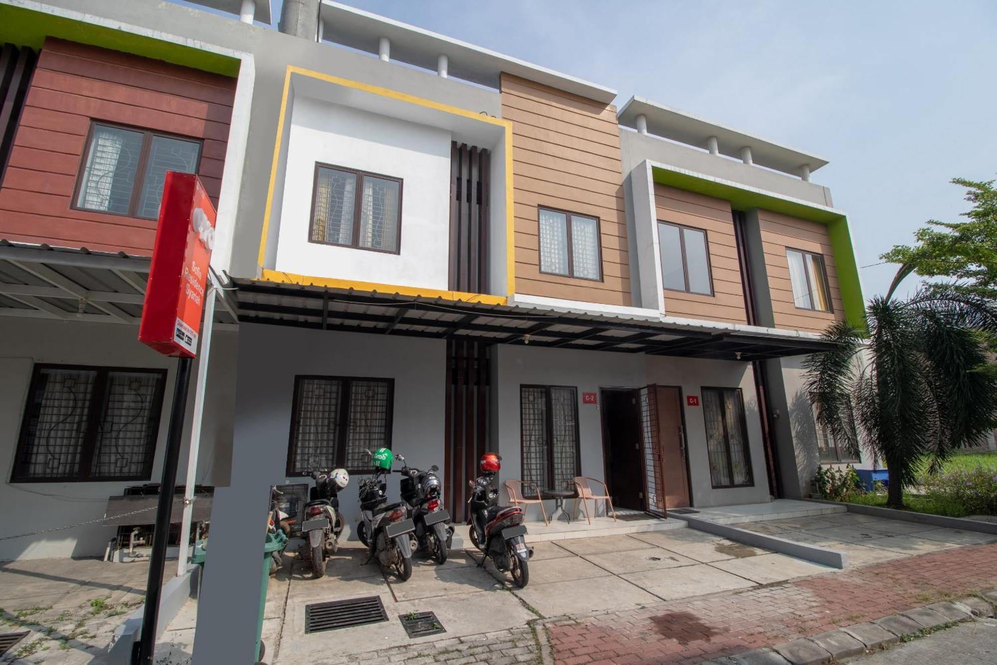 Oyo 3253 Sofia Residence Telukjambe Exterior photo